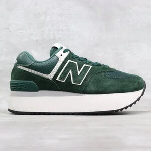 New Balance Women's Green Sneakers